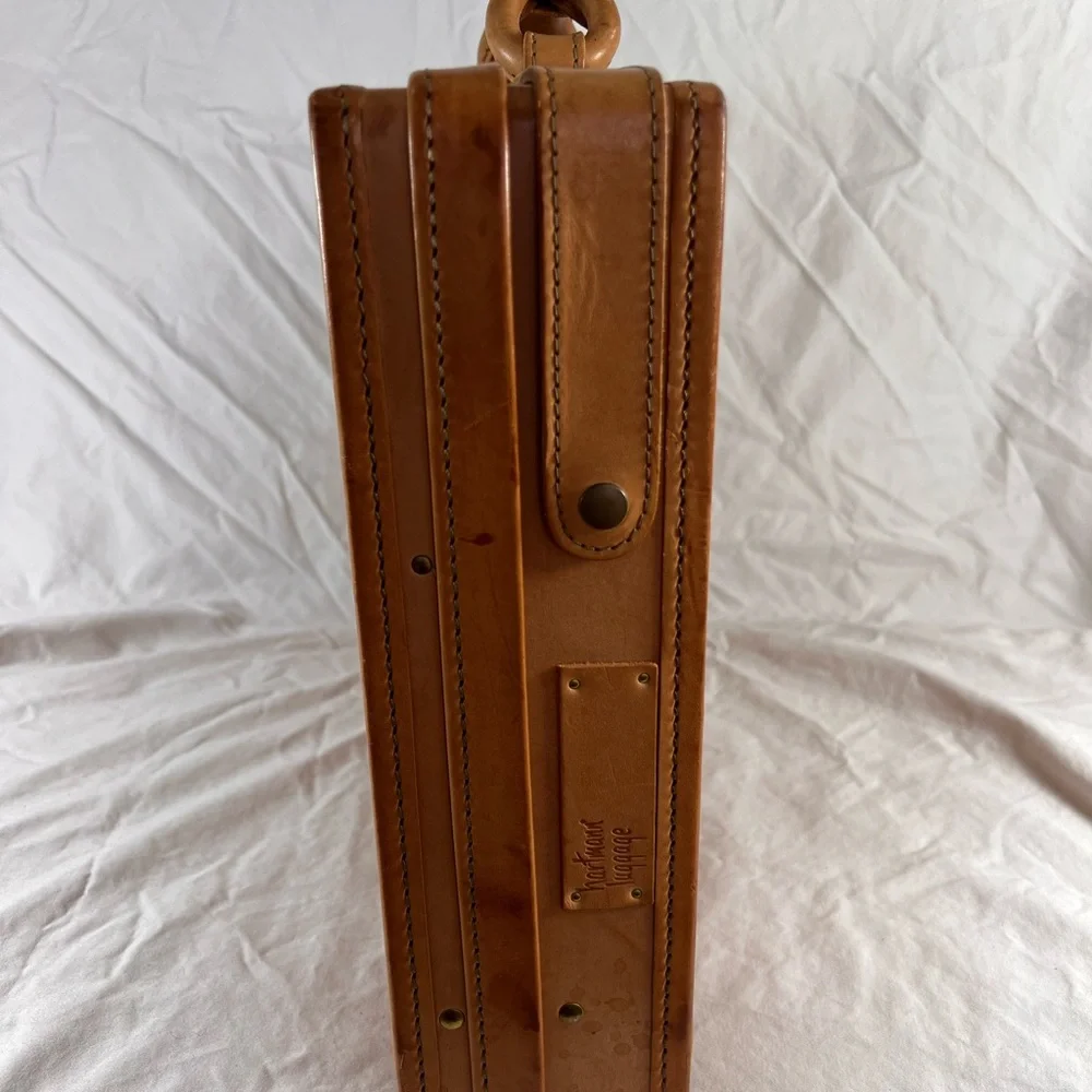 HARTMANN Stunning Authentic Belting Leather Woodbox Luggage Briefcase Attaché.